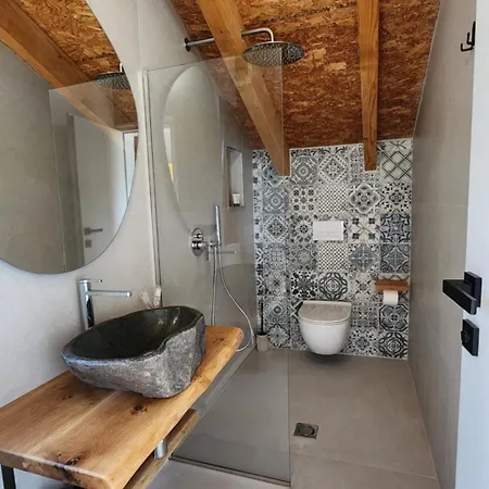 Te Avllia Casa de hóspedes Kelcyre