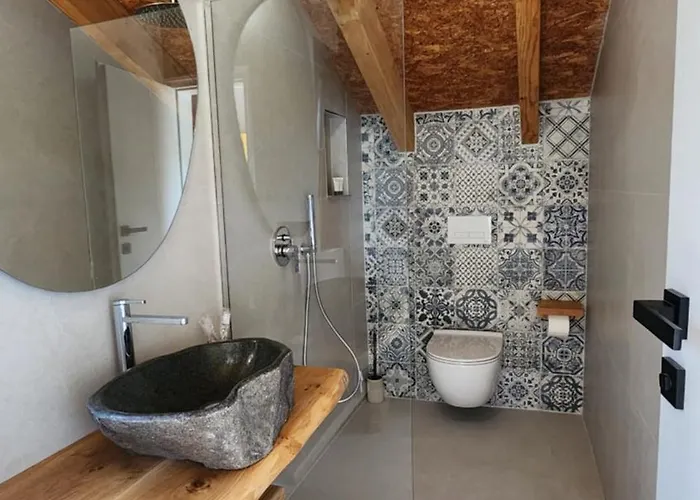 Te Avllia Konukevi Kelcyre